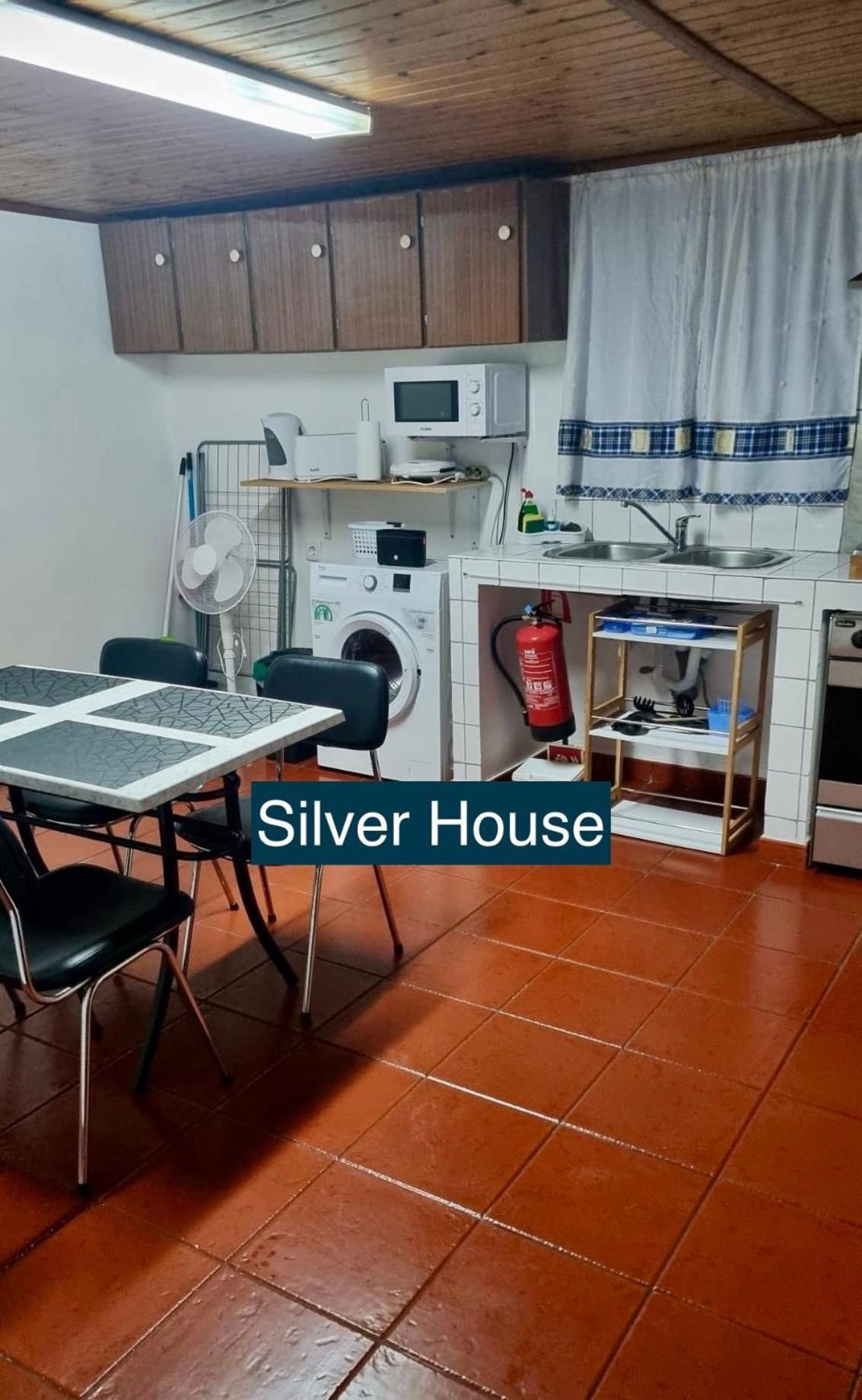 Golden House Villa Angra do Heroismo Exterior photo